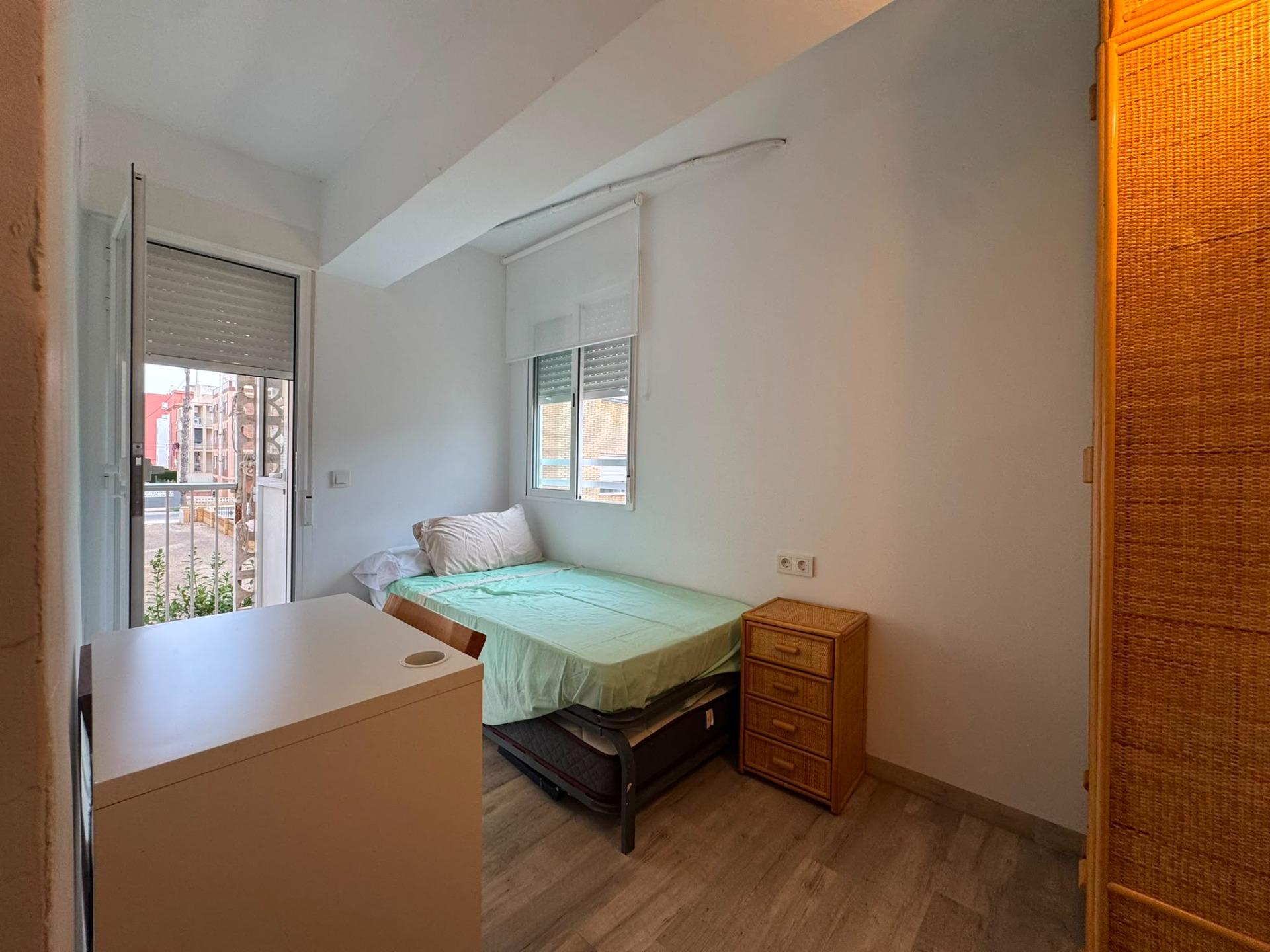 VIVE A 50 METROS DEL MAR TODO EL AÑO: Amplia vivienda de 4 d - foto 23