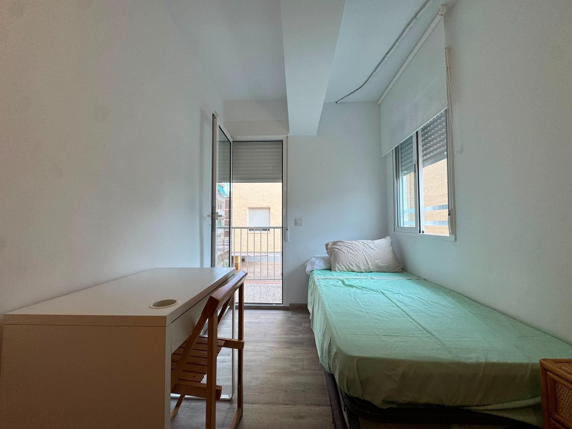 VIVE A 50 METROS DEL MAR TODO EL AÑO: Amplia vivienda de 4 d - foto 24