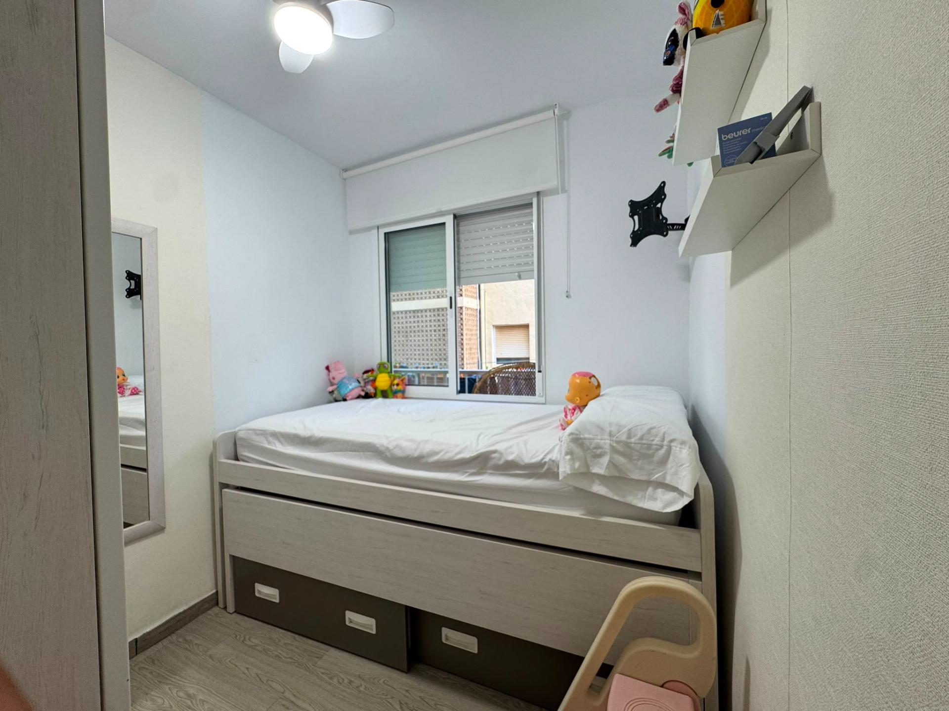 VIVE A 50 METROS DEL MAR TODO EL AÑO: Amplia vivienda de 4 d - foto 26