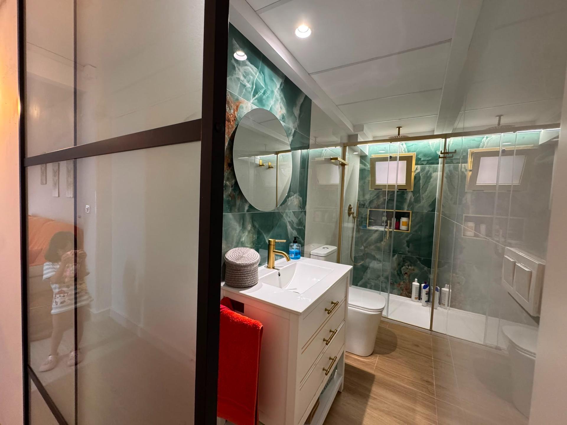 VIVE A 50 METROS DEL MAR TODO EL AÑO: Amplia vivienda de 4 d - foto 28