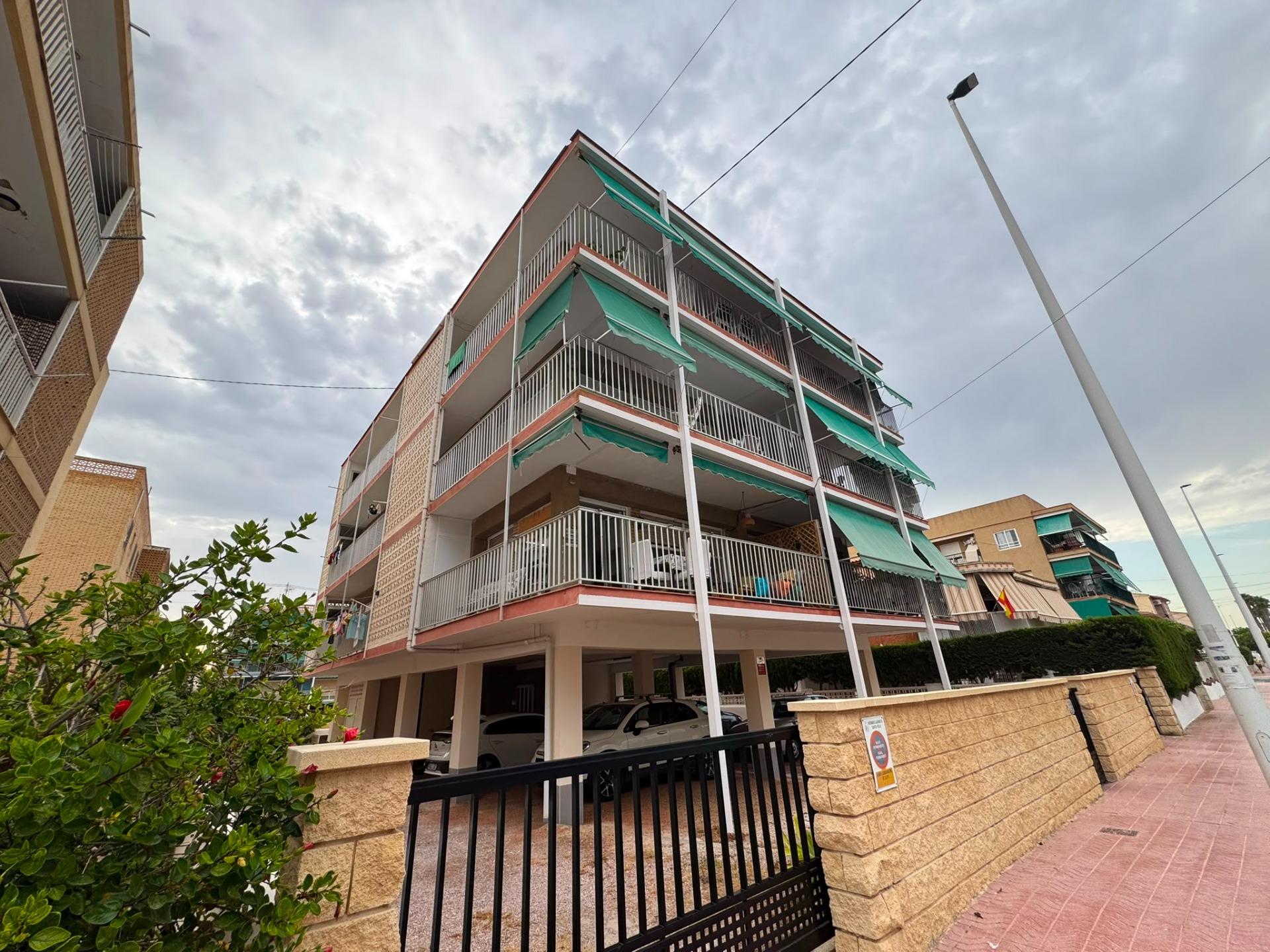 VIVE A 50 METROS DEL MAR TODO EL AÑO: Amplia vivienda de 4 d - foto 33