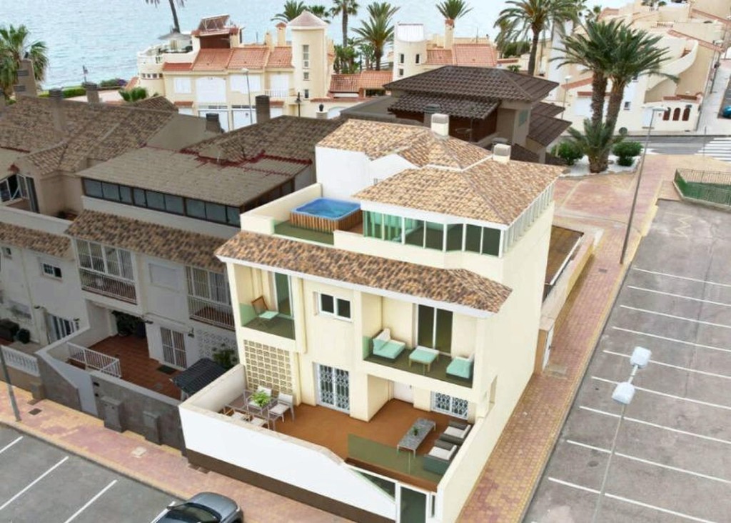 ISLA PLANA TRIPLEX ESPECTACULAR