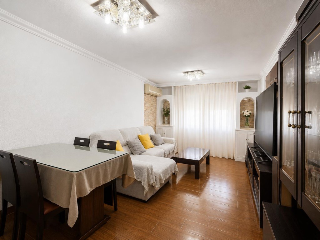 EXCLUSIVA VIVIENDA DE 4 D. CON PISCINA,  Y VISTAS DESPEJADAS - foto 17