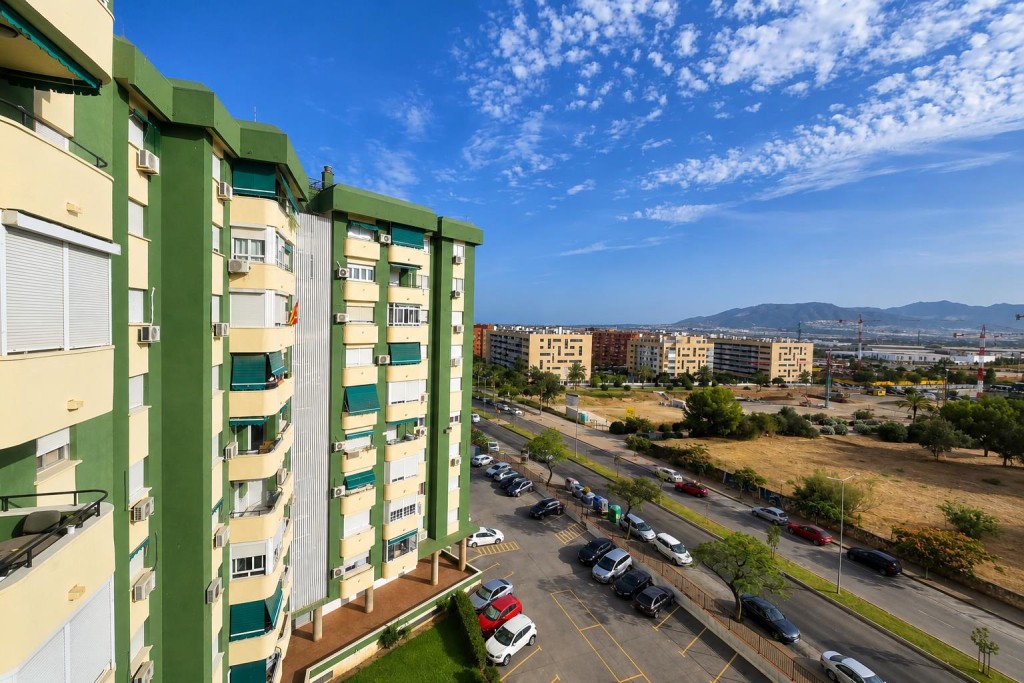 EXCLUSIVA VIVIENDA DE 4 D. CON PISCINA,  Y VISTAS DESPEJADAS - foto 29