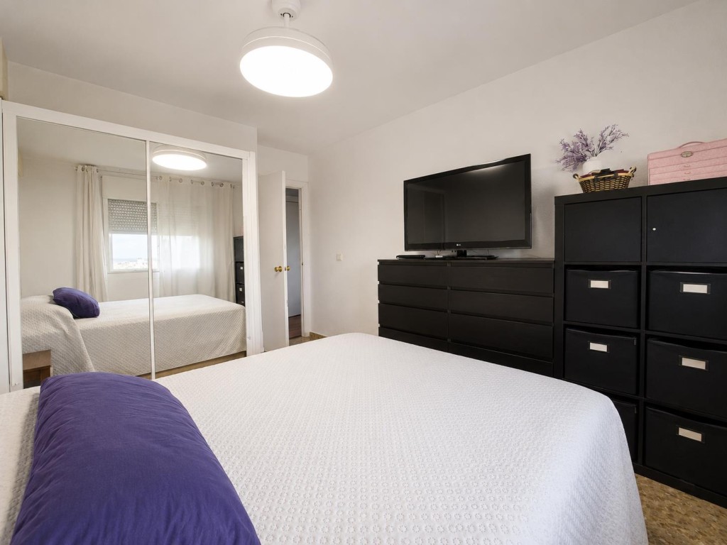 EXCLUSIVA VIVIENDA DE 4 D. CON PISCINA,  Y VISTAS DESPEJADAS - foto 9