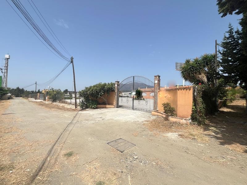 EN VENTA PARCELA RUSTICA CON USO COMERCIAL EN ESTEPONA - foto 18
