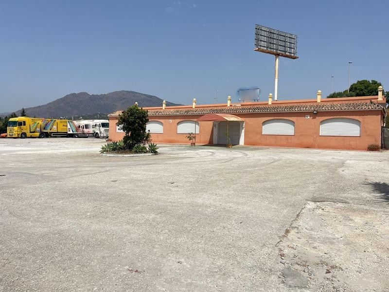 EN VENTA PARCELA RUSTICA CON USO COMERCIAL EN ESTEPONA - foto 6