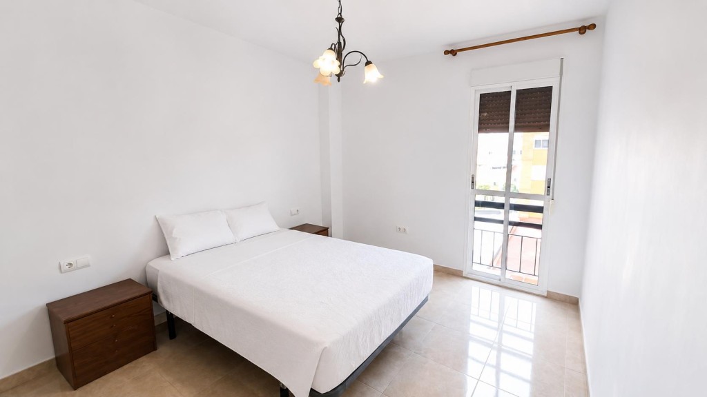 PISO DE 75M2, MUY AMPLIO Y LUMINOSO, BUENÍSIMA ZONA  DE PARQ - foto 11