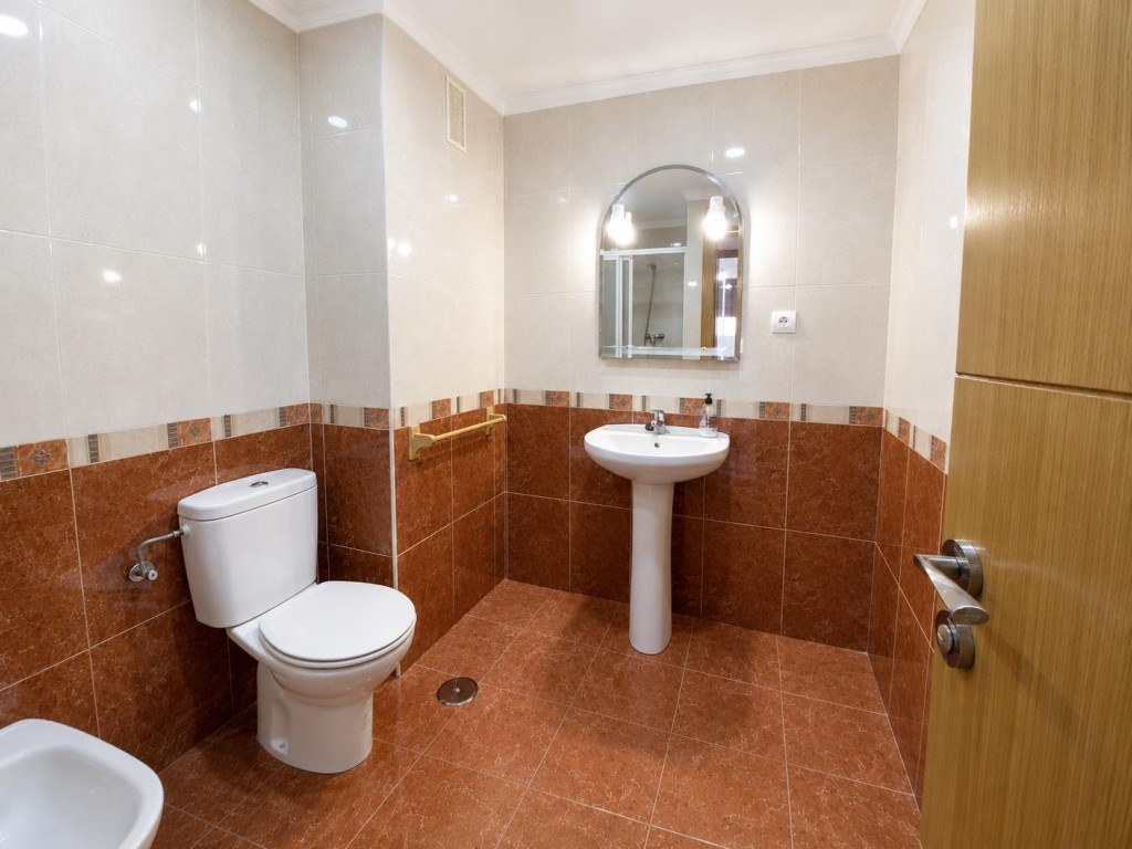 PISO DE 75M2, MUY AMPLIO Y LUMINOSO, BUENÍSIMA ZONA  DE PARQ - foto 16