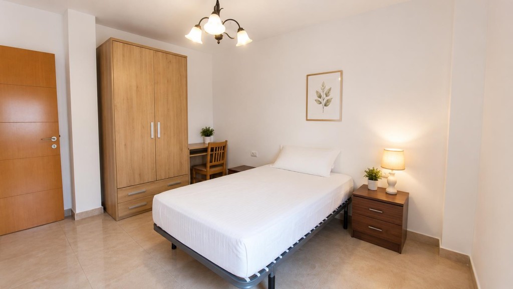 PISO DE 75M2, MUY AMPLIO Y LUMINOSO, BUENÍSIMA ZONA  DE PARQ - foto 3