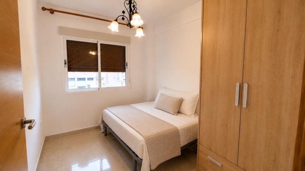 PISO DE 75M2, MUY AMPLIO Y LUMINOSO, BUENÍSIMA ZONA  DE PARQ - foto 4