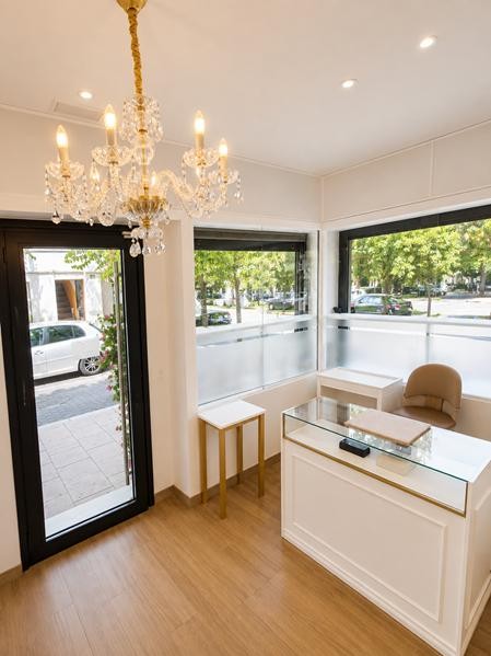 VENTA LOCAL COMERCIAL TOTALMENTE REFORMADO Y EN FUNCIONAMIEN - foto 3