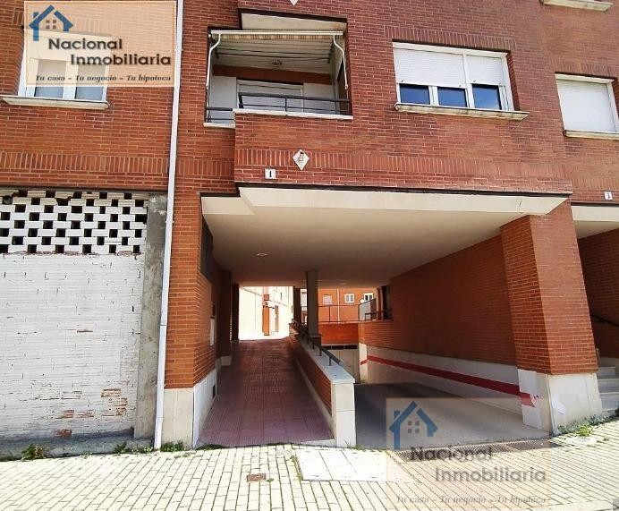Parking coche en Venta en Cuellar Segovia - foto 3
