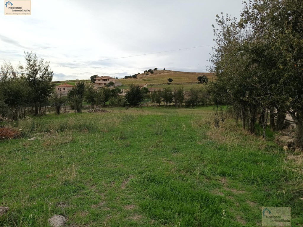 Suelo urbanizable en Venta en Valdevacas Y Guijar Segovia - foto 2