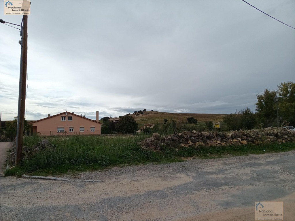 Suelo urbanizable en Venta en Valdevacas Y Guijar Segovia - foto 3