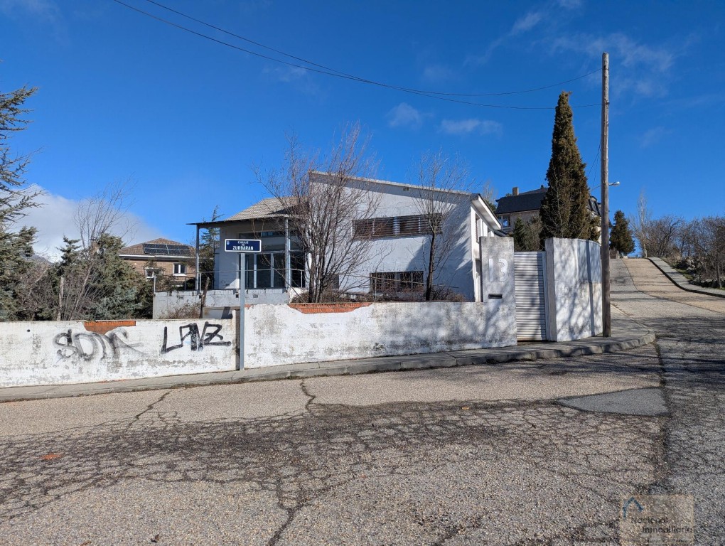 Casa-Chalet en Venta en Becerril De La Sierra Madrid - foto 2