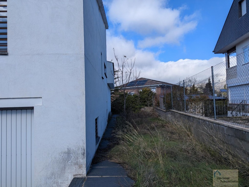 Casa-Chalet en Venta en Becerril De La Sierra Madrid - foto 9