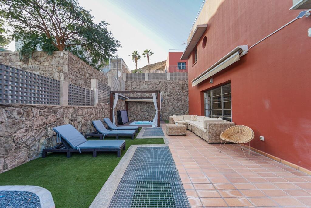 Privacidad, espacio y vistas en Tauro, Magnífica casa de esq - foto 5