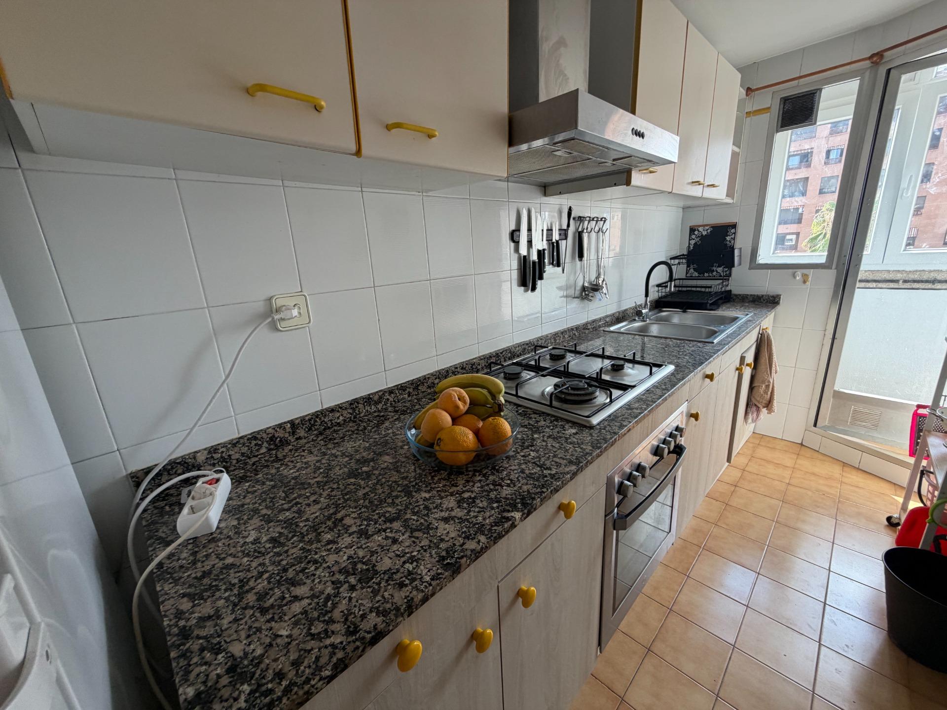 Solo queda una habitación disponible junto al Metro Ayora (V - foto 14