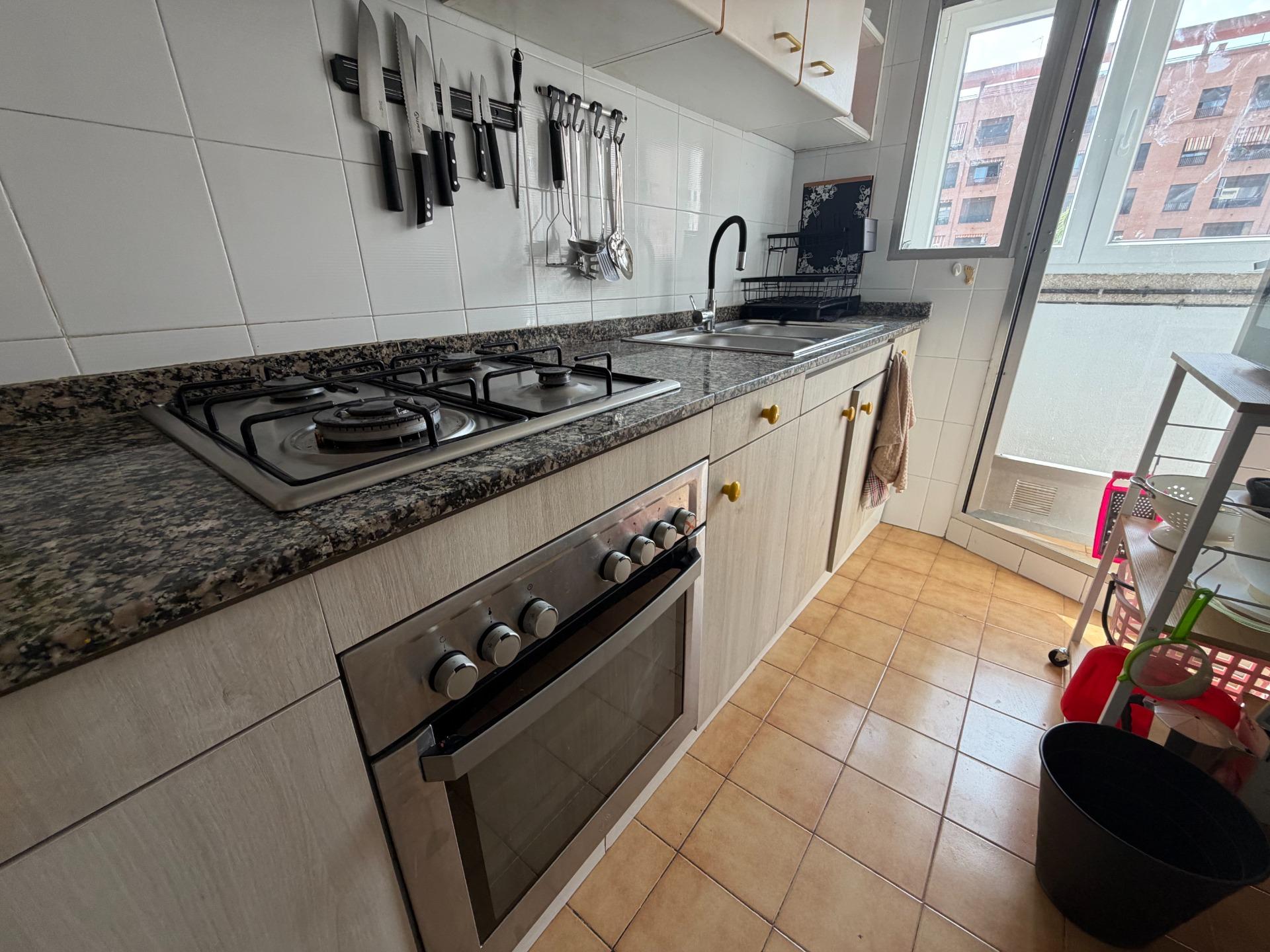 Solo queda una habitación disponible junto al Metro Ayora (V - foto 15