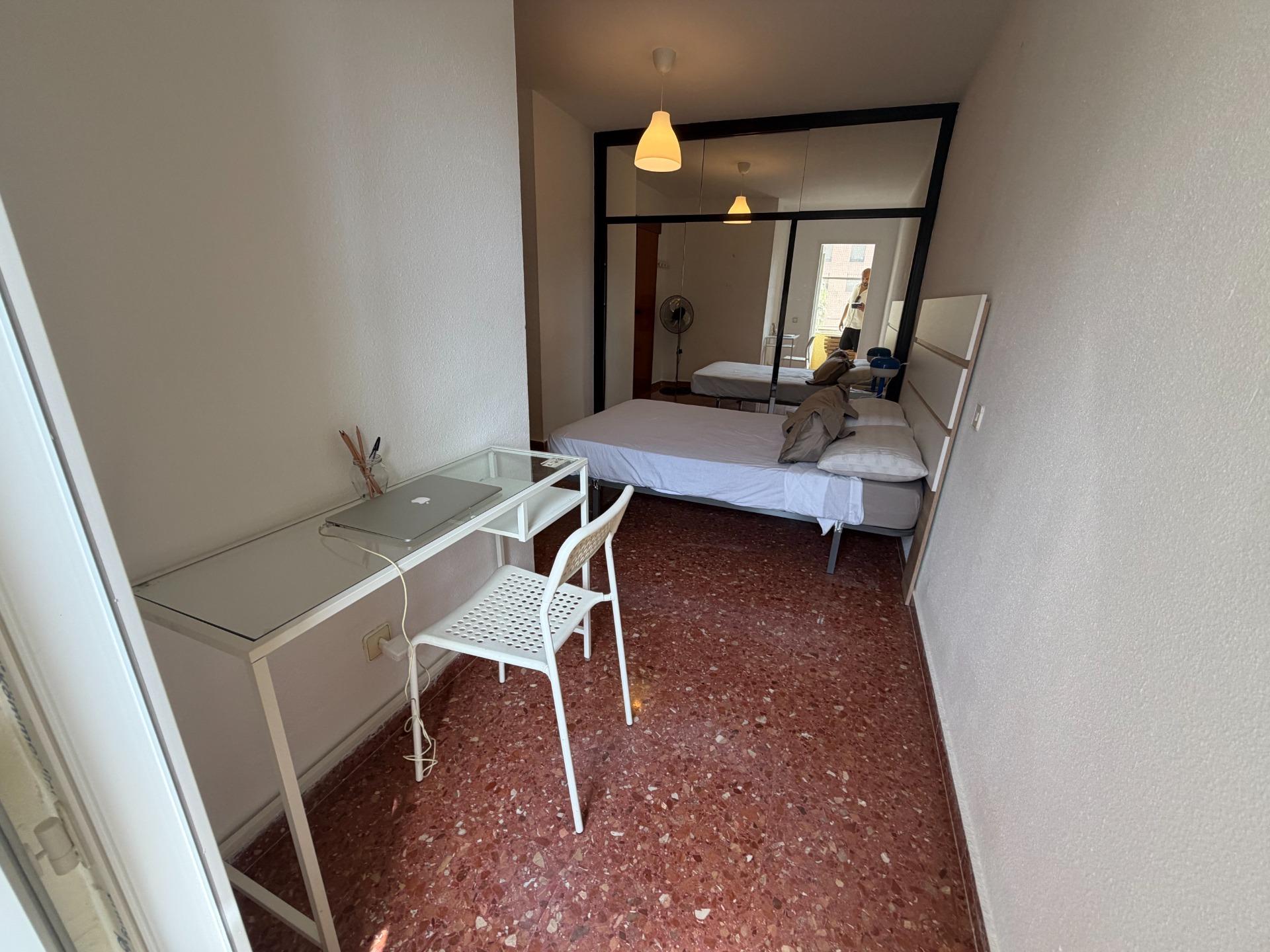 Solo queda una habitación disponible junto al Metro Ayora (V - foto 8