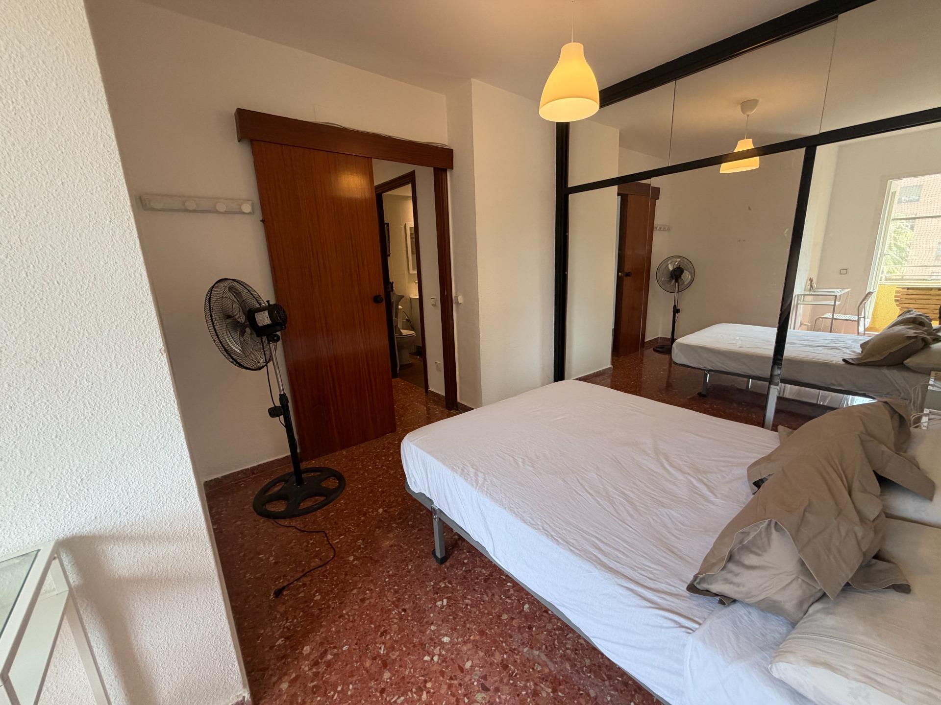 Solo queda una habitación disponible junto al Metro Ayora (V - foto 9