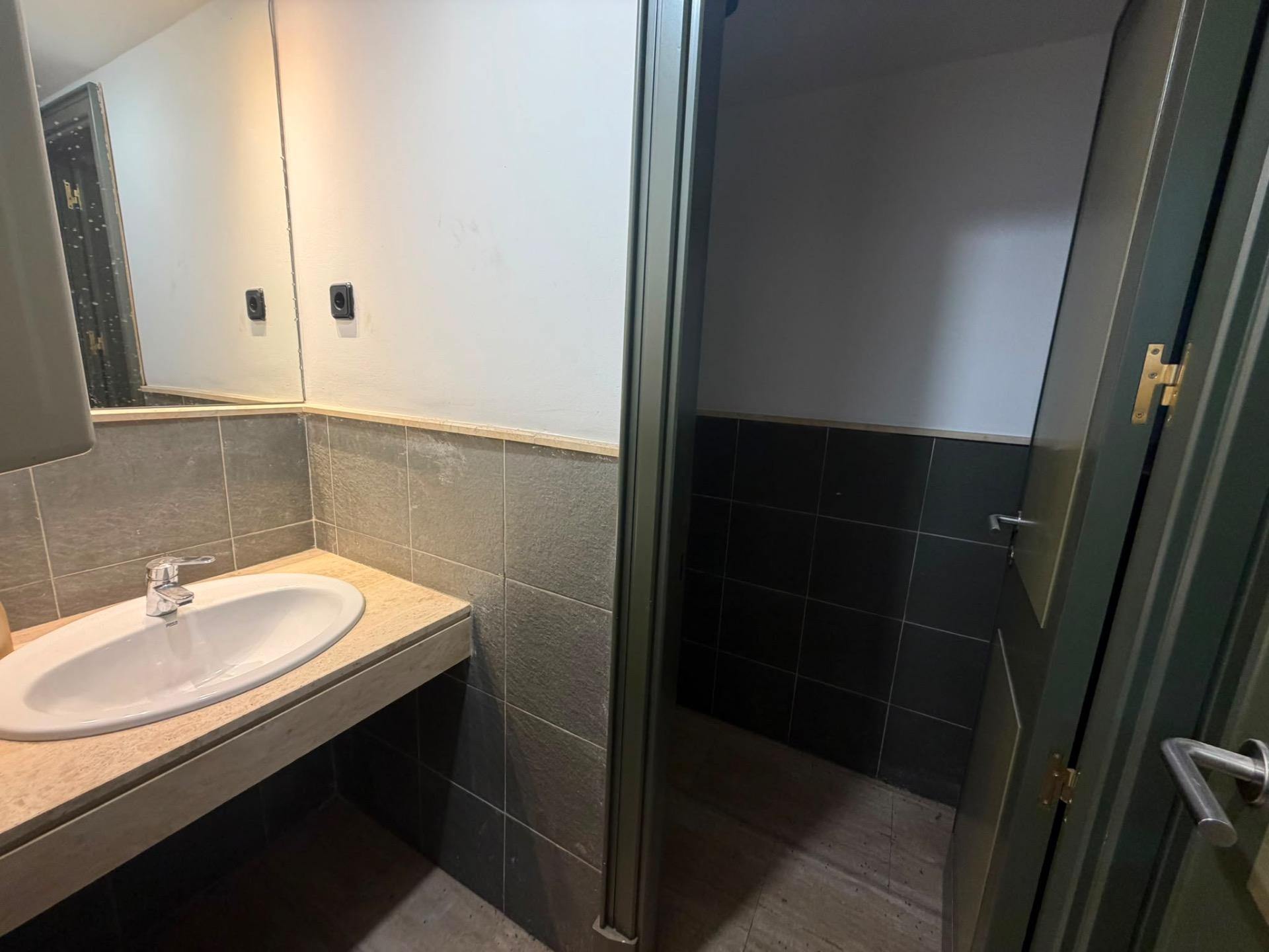 Local comercial 780m² en alquiler - Centro - foto 12