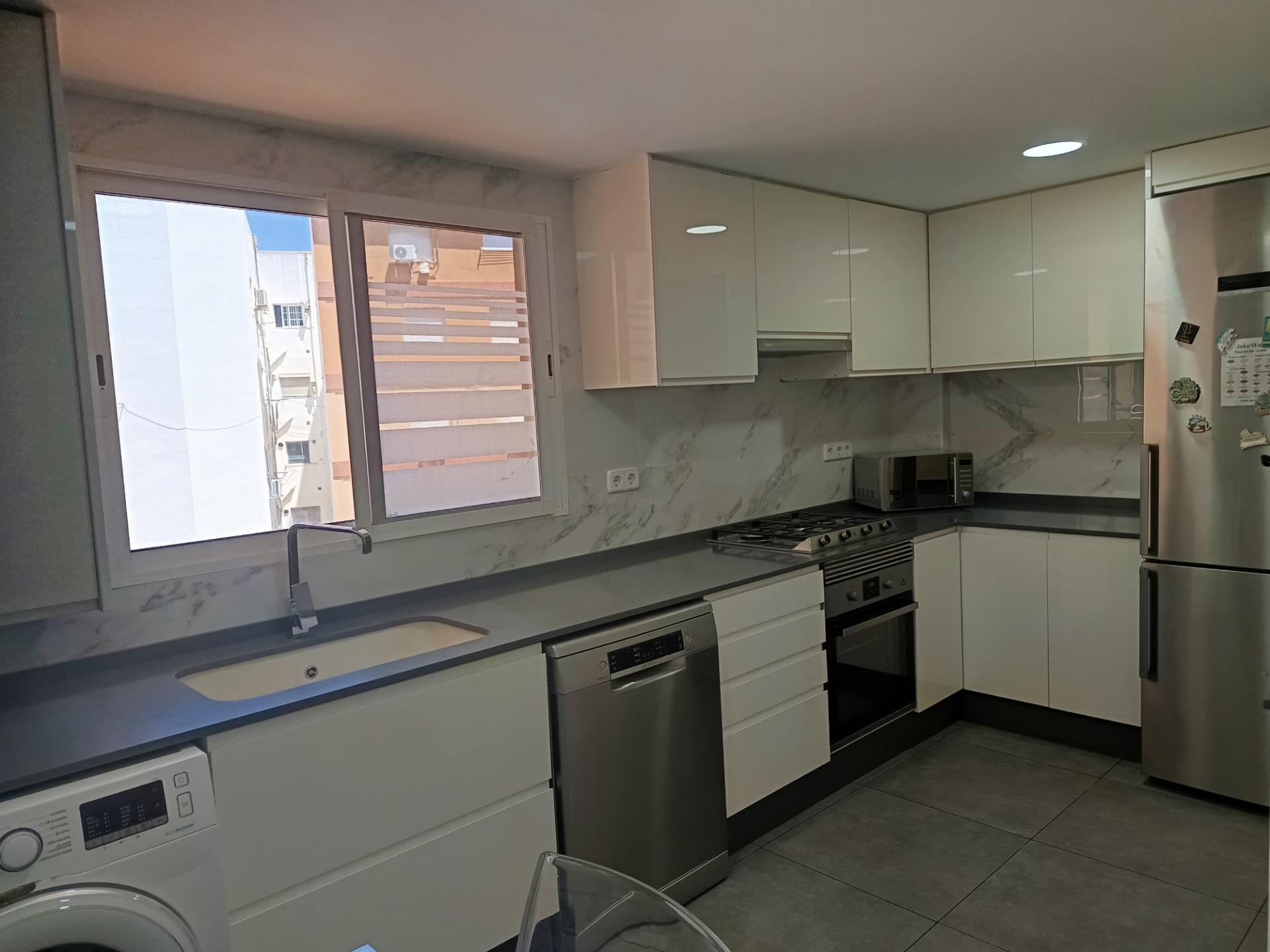 Amplio ático en la zona de Trinitat - foto 11