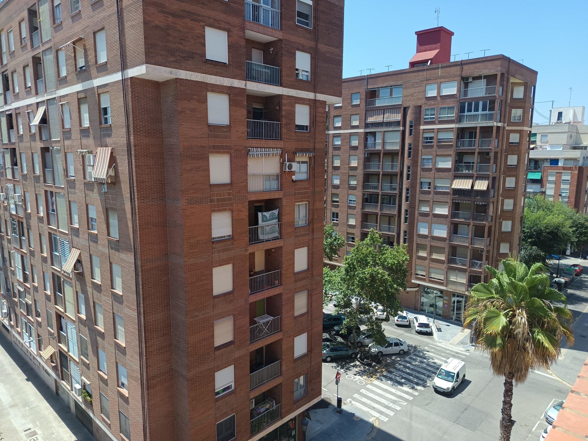Amplio ático en la zona de Trinitat - foto 18