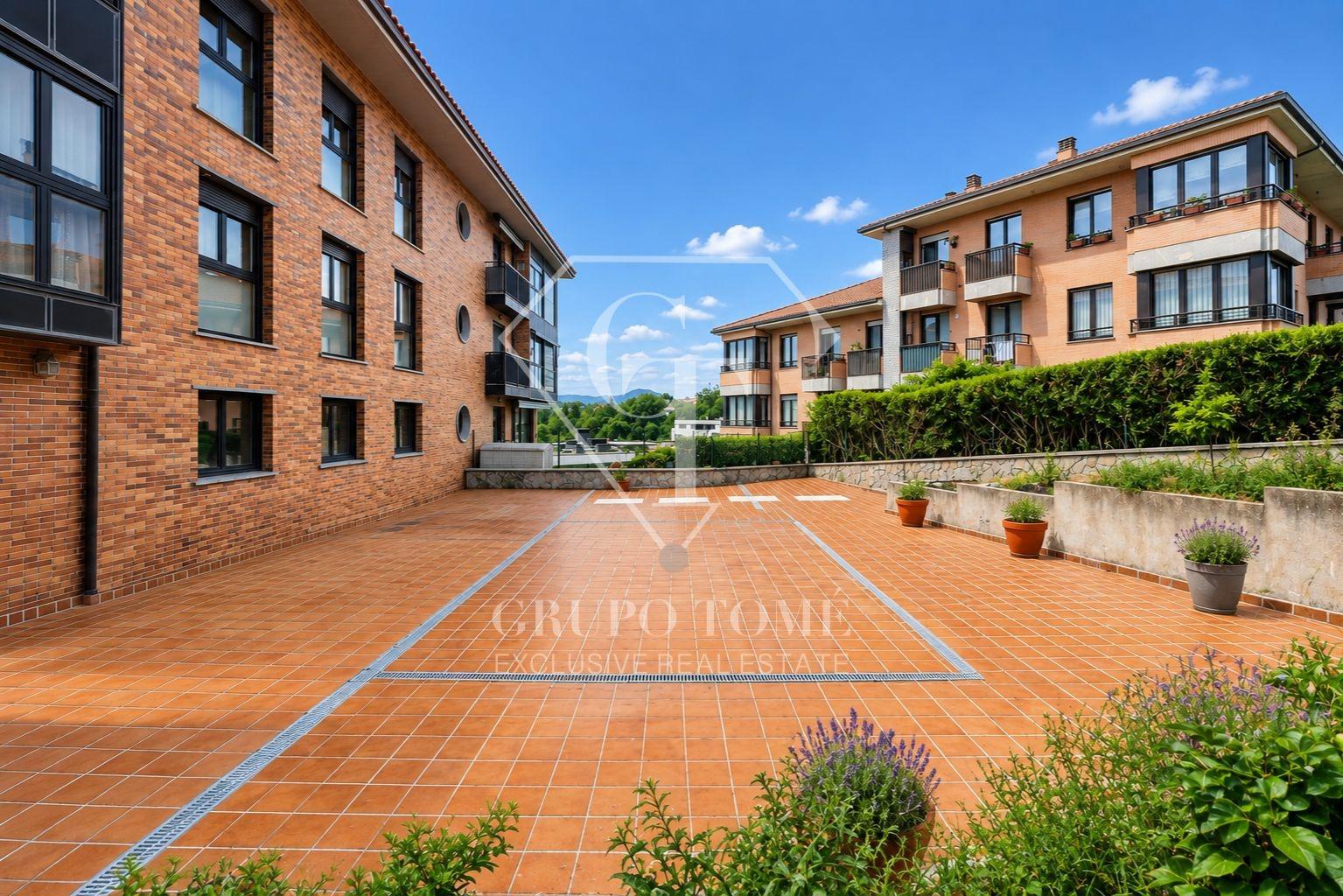 Amplia vivienda en Aiete con una excepcional terraza de 328  - foto 6