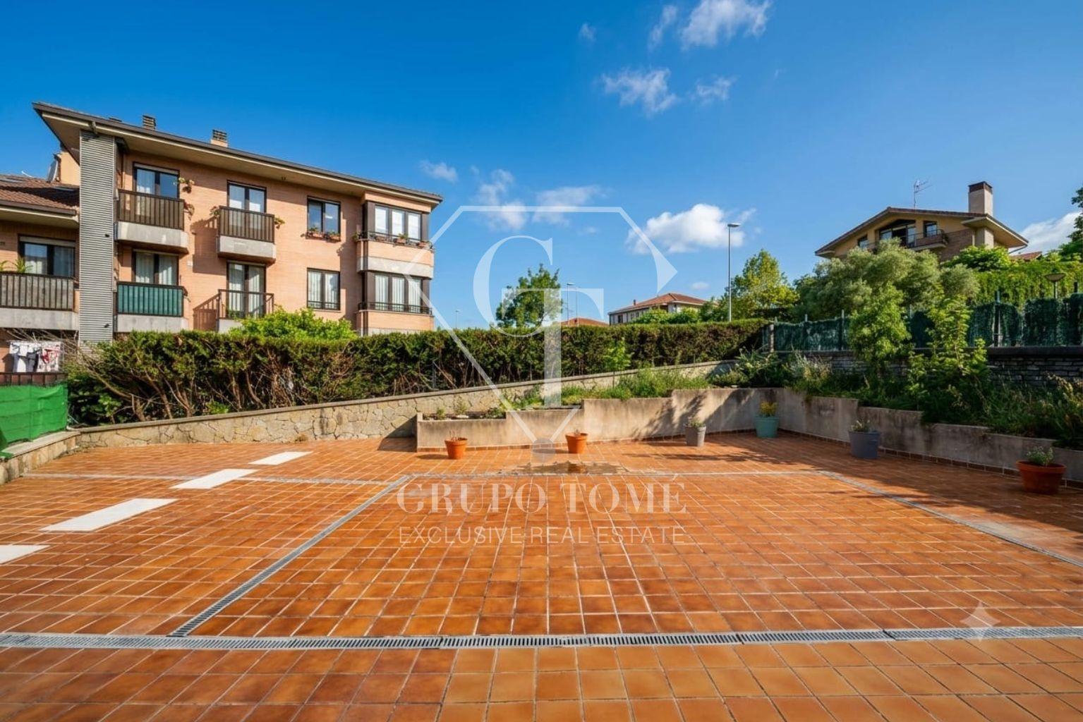 Amplia vivienda en Aiete con una excepcional terraza de 328  - foto 7