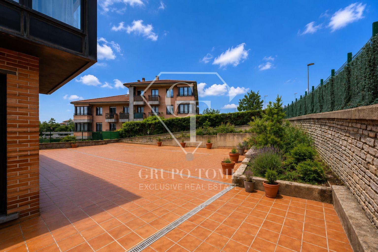 Amplia vivienda en Aiete con una excepcional terraza de 328  - foto 8