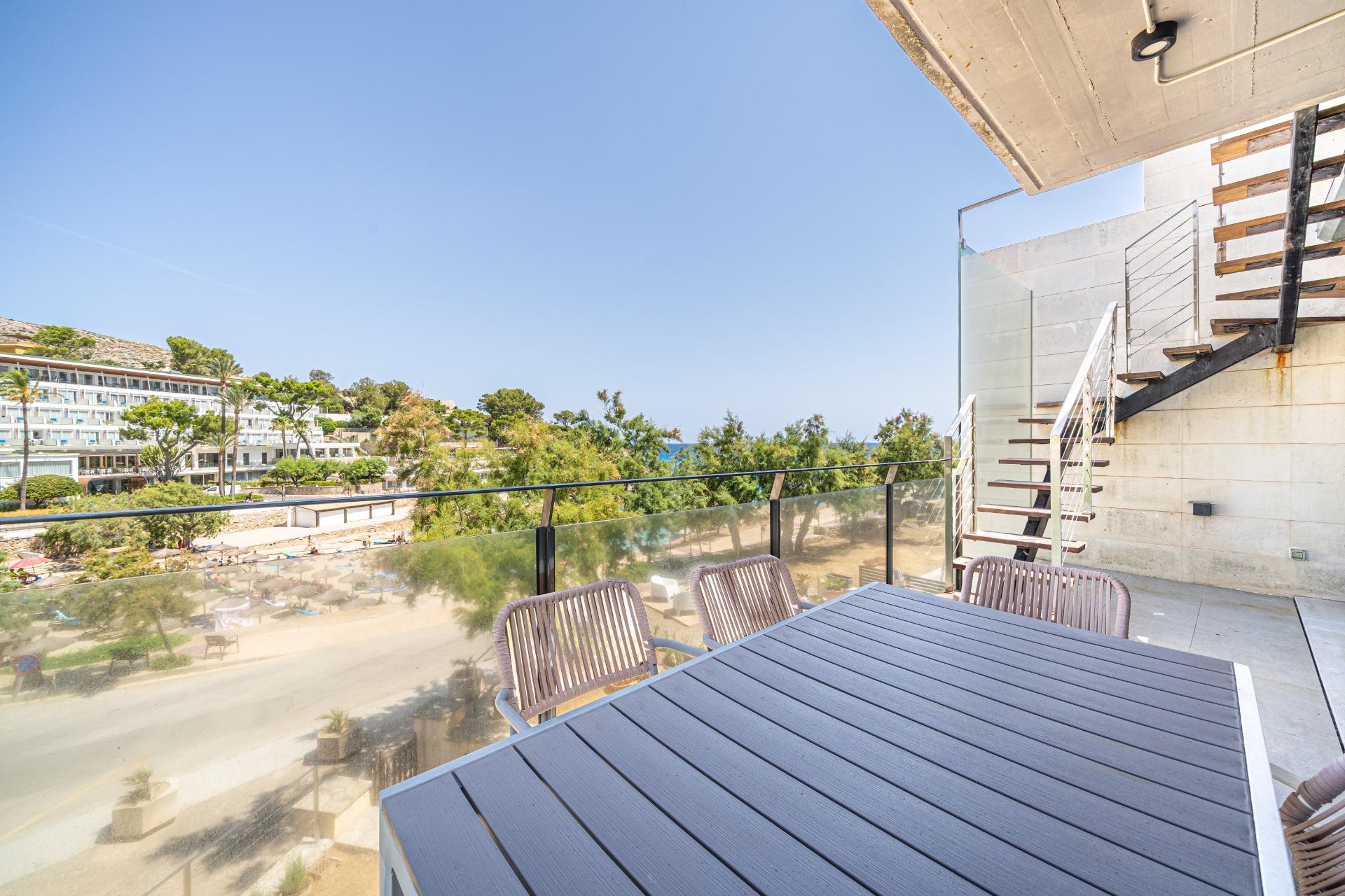 Primer piso frente al mar con azotea de 76m2 en Cala San Vic - foto 5