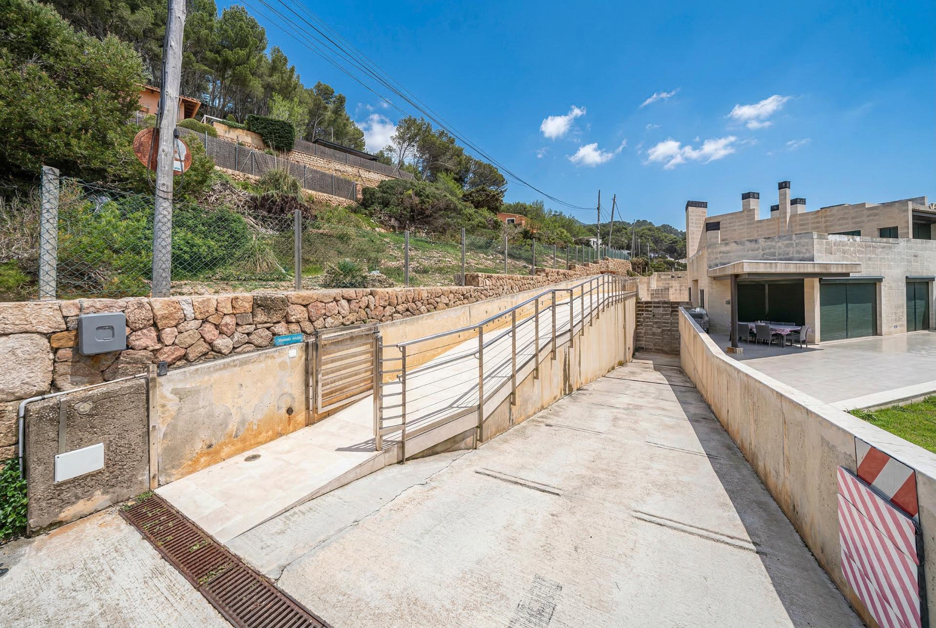 Primer piso frente al mar con azotea de 76m2 en Cala San Vic - foto 42