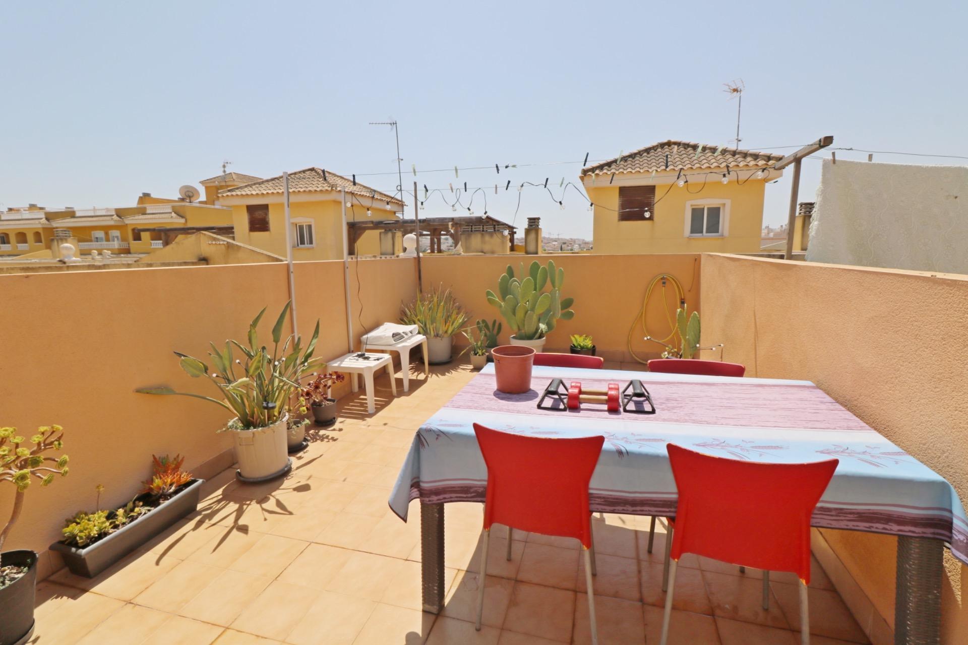 Ático de 2 dormitorios con piscina, ascensor y espectacular  - foto 2