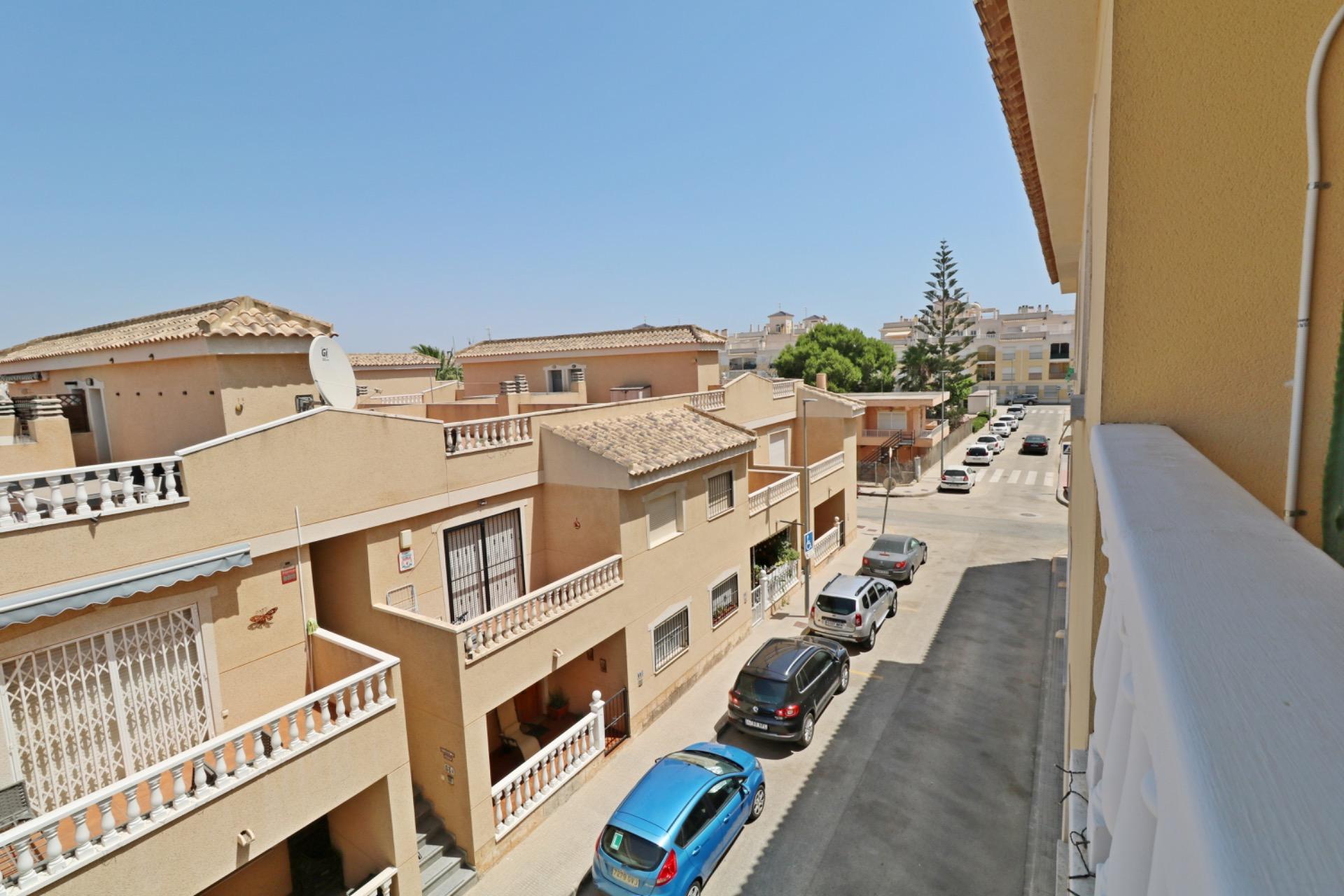 Ático de 2 dormitorios con piscina, ascensor y espectacular  - foto 17