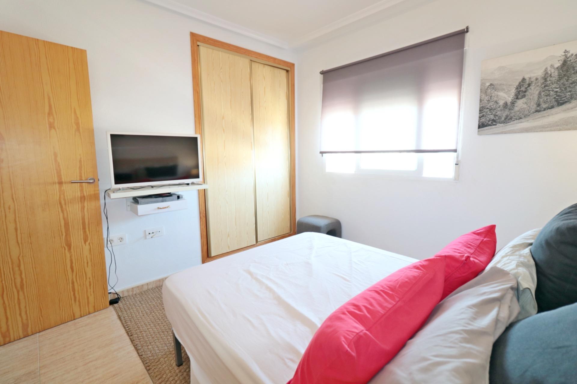 Ático de 2 dormitorios con piscina, ascensor y espectacular  - foto 5