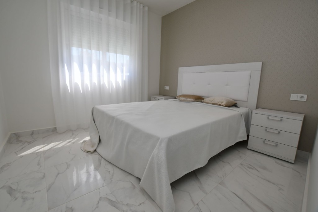 Casa-Chalet en Venta en San Miguel De Salinas Alicante - foto 8