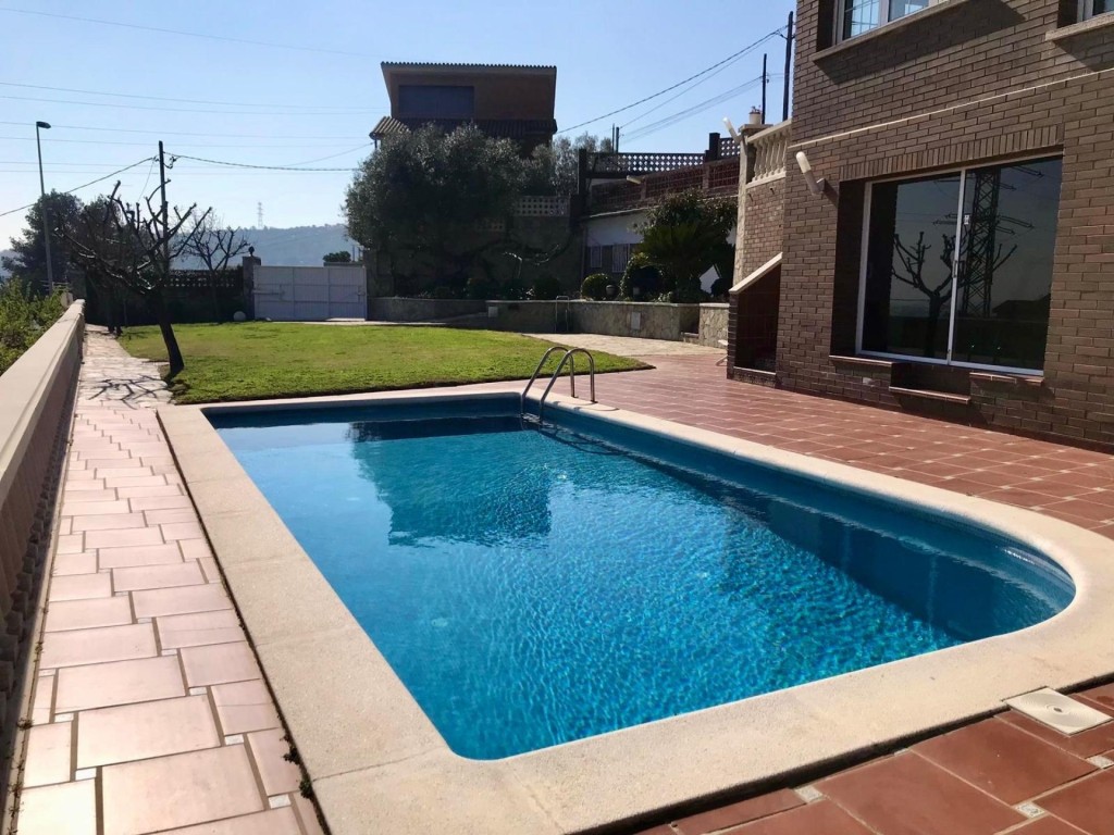 Luz, vistas y máxima privacidad en Sant Boi. - foto 19