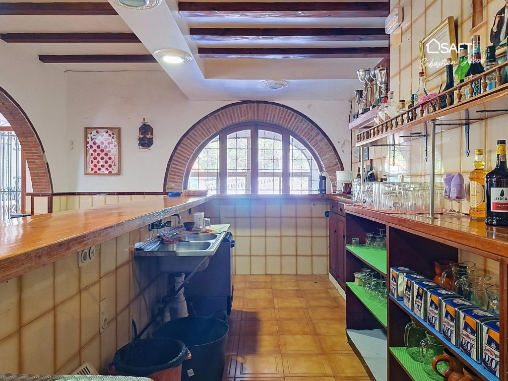 Edificio compuesto de un restaurante y 2 viviendas - foto 7