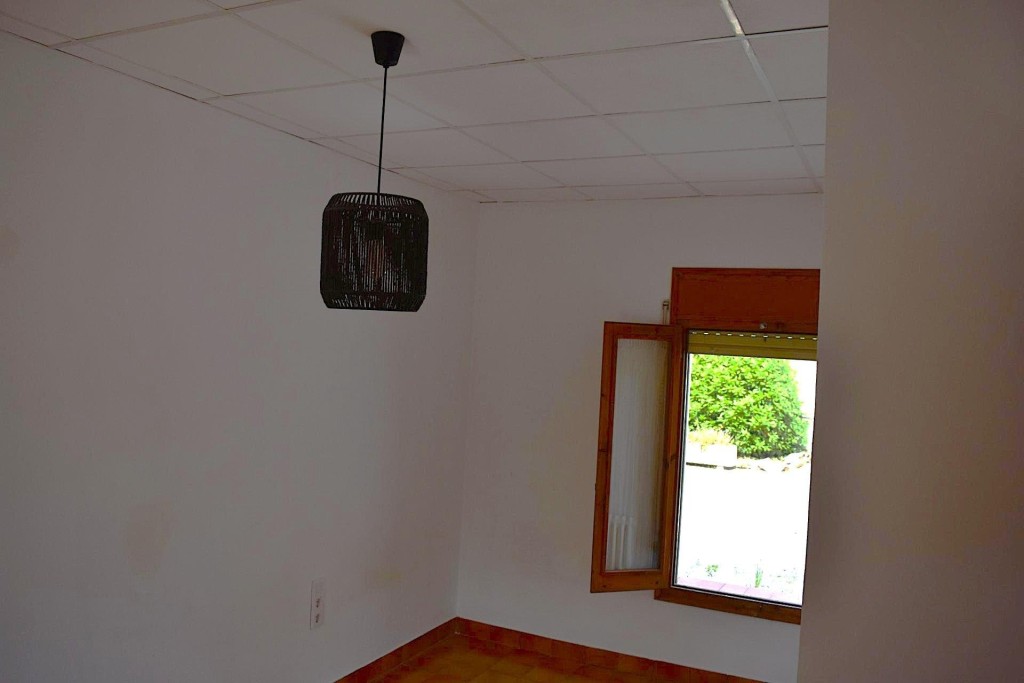 Chalet con piscina, jardín y 2 almacenes grandes cerca de la - foto 16