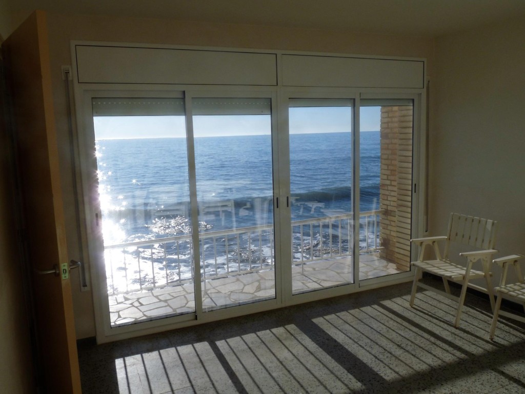 EXCLUSIVA VILLA A LA ORILLA DEL MAR! Oportunidad. - foto 11