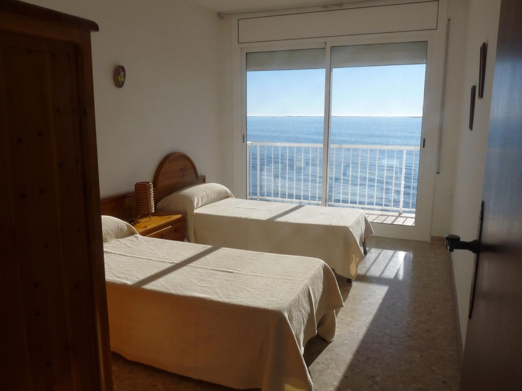 EXCLUSIVA VILLA A LA ORILLA DEL MAR! Oportunidad. - foto 12