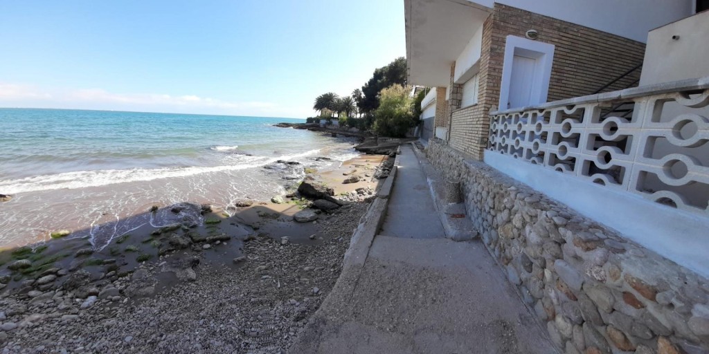 EXCLUSIVA VILLA A LA ORILLA DEL MAR! Oportunidad. - foto 21