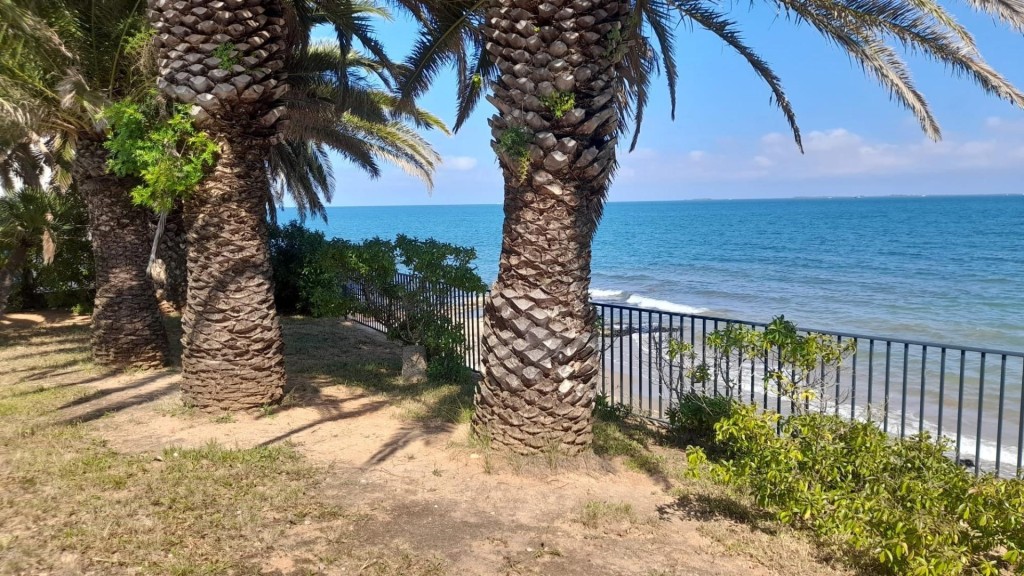 EXCLUSIVA VILLA A LA ORILLA DEL MAR! Oportunidad. - foto 24