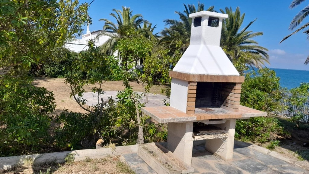EXCLUSIVA VILLA A LA ORILLA DEL MAR! Oportunidad. - foto 25