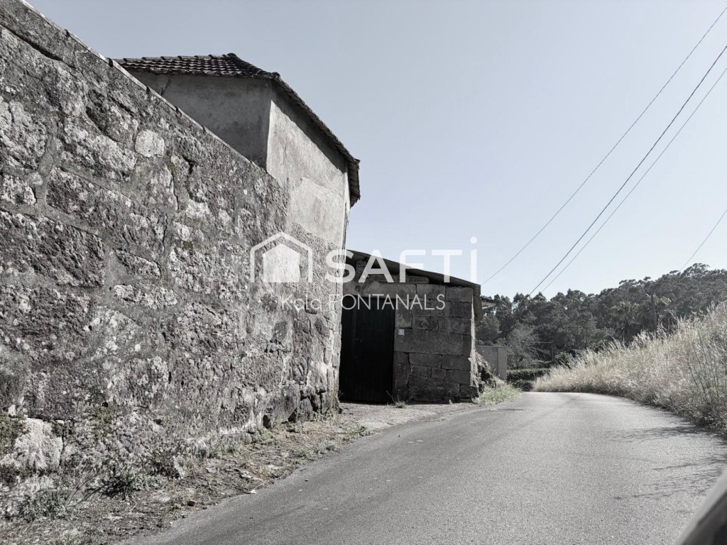 Exclusiva casa de piedra gallega para restaurar en Vilaboa: 