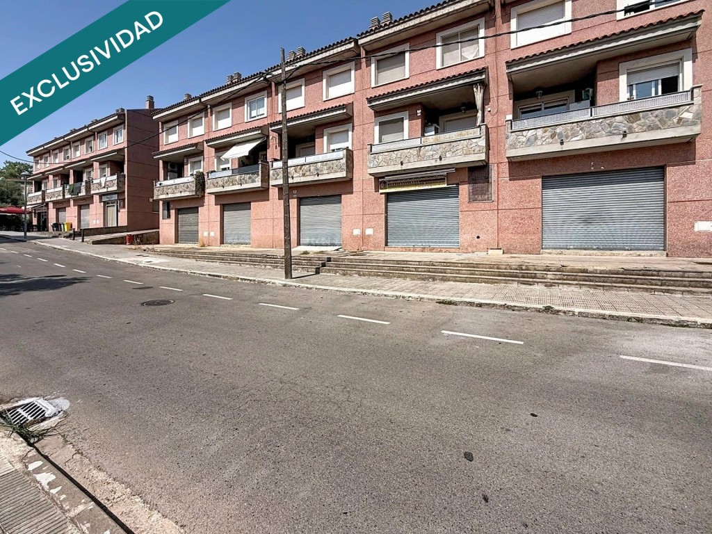 Local 64m² con aseo y despacho, garaje incluido - foto 20