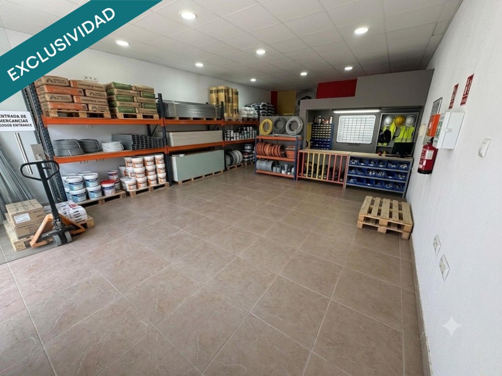 Local 64m² con aseo y despacho, garaje incluido - foto 4