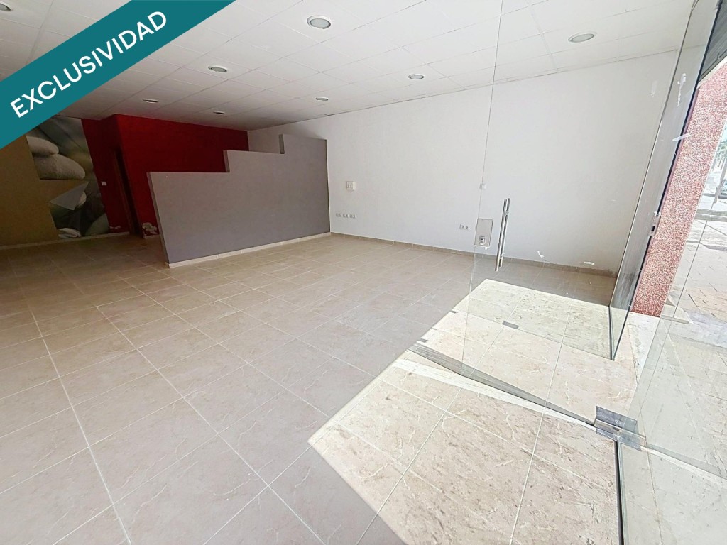 Local 64m² con aseo y despacho, garaje incluido - foto 9